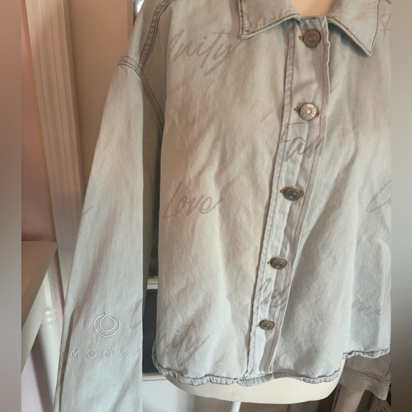 Light wash Monat top - Picture 4 of 6